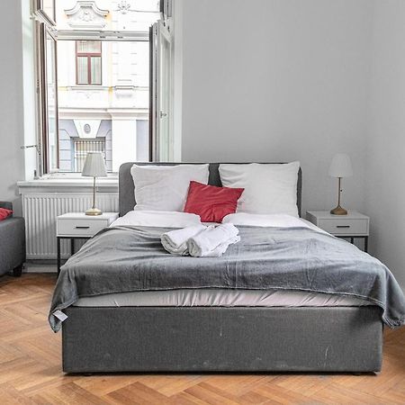 Classy 2Br Apt. W/ Exclusive Location Near Akh Vienna Esterno foto