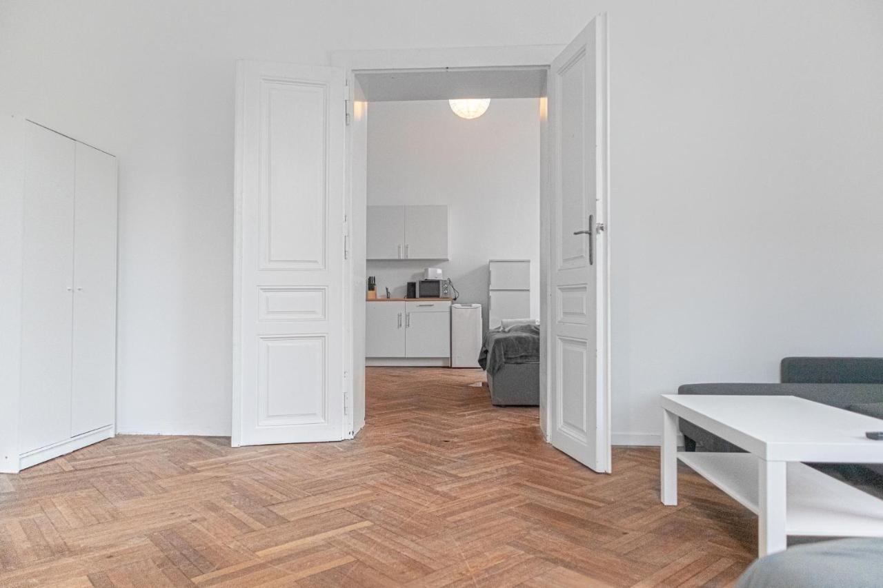 Classy 2Br Apt. W/ Exclusive Location Near Akh Vienna Esterno foto